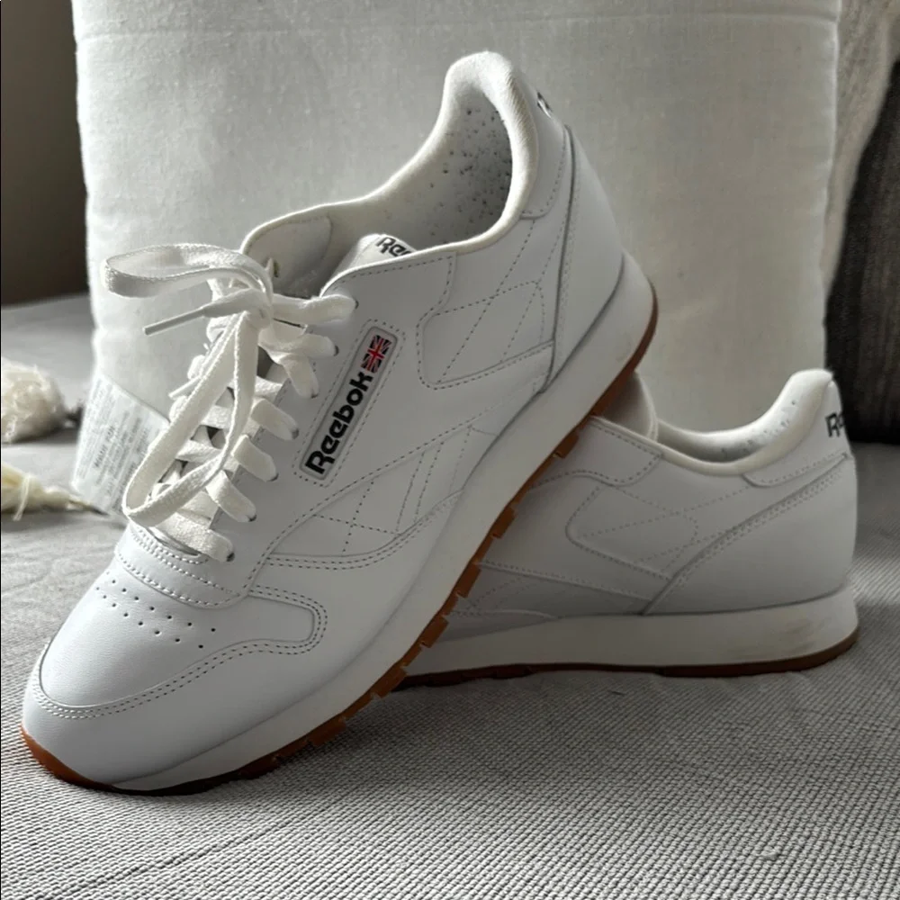 Men’s Reebok Classic - Picture 1 of 2